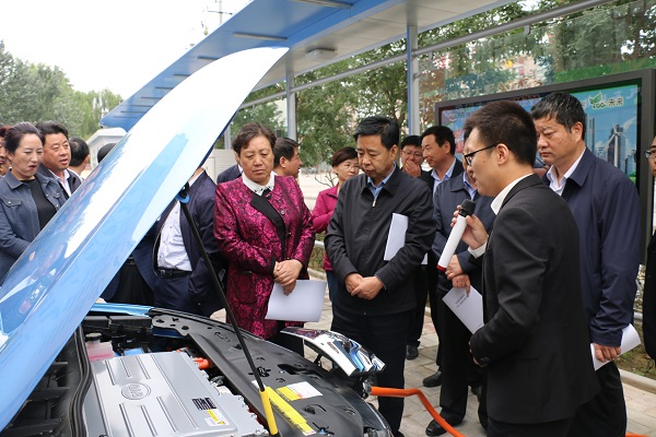 市委副書記、市長(zhǎng)王奮彥帶隊(duì)觀摩督查公司項(xiàng)目建設(shè)工作(圖2)