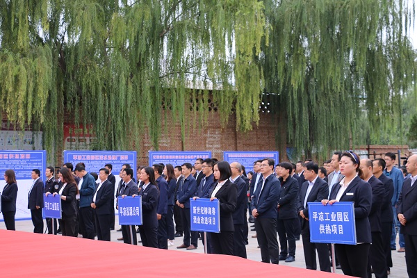 市委副書記、市長(zhǎng)王奮彥帶隊(duì)觀摩督查公司項(xiàng)目建設(shè)工作(圖4)